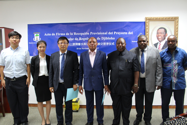 1511326872535888.jpg 簽字儀式現(xiàn)場3.JPG