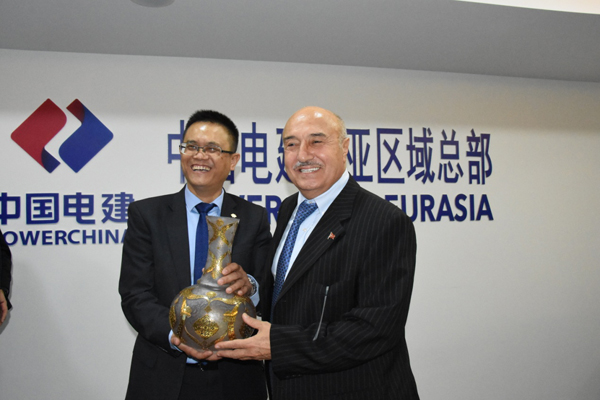 1511422172803344.jpg 簽約儀式現(xiàn)場2.jpg