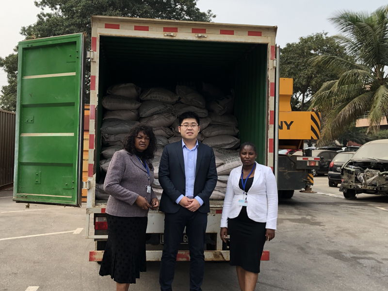 捐獻(xiàn)物資 (2).jpg