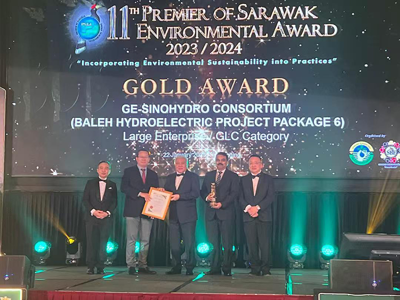 圖片3-現(xiàn)場(chǎng)頒獎(jiǎng)?wù)掌?jpg