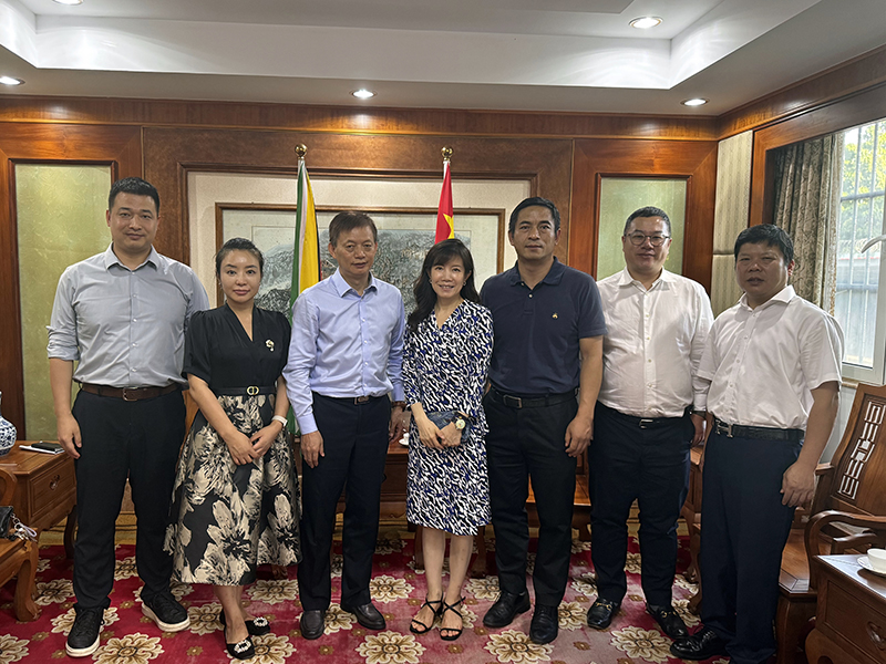 2. 張國(guó)來(lái)一行拜訪我國(guó)駐圭亞那大使館.jpg