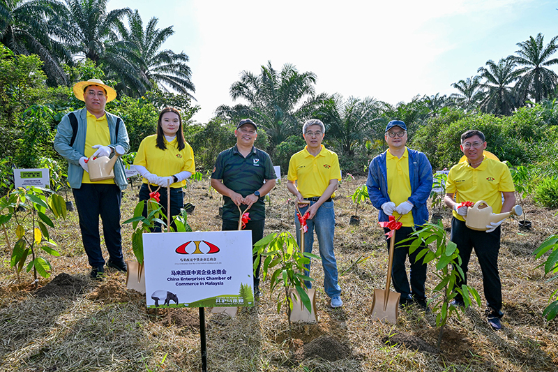 圖片1. 周家義與馬來西亞半島野生動物及國家公園局（遷地保育組）首席助理主任大衛(wèi)__馬金丹博士等共同為活動掀開序幕.jpg
